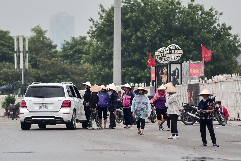 Giá vé chợ đen trận Việt Nam - Malaysia bất ngờ hạ nhiệt - 1