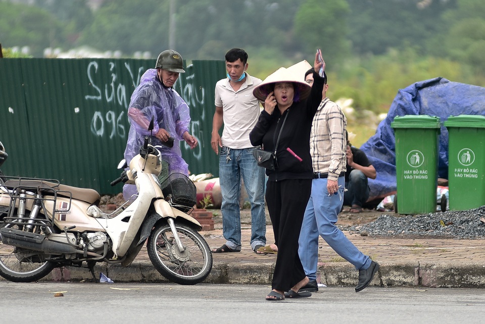 Giá vé chợ đen trận Việt Nam - Malaysia bất ngờ hạ nhiệt - 3