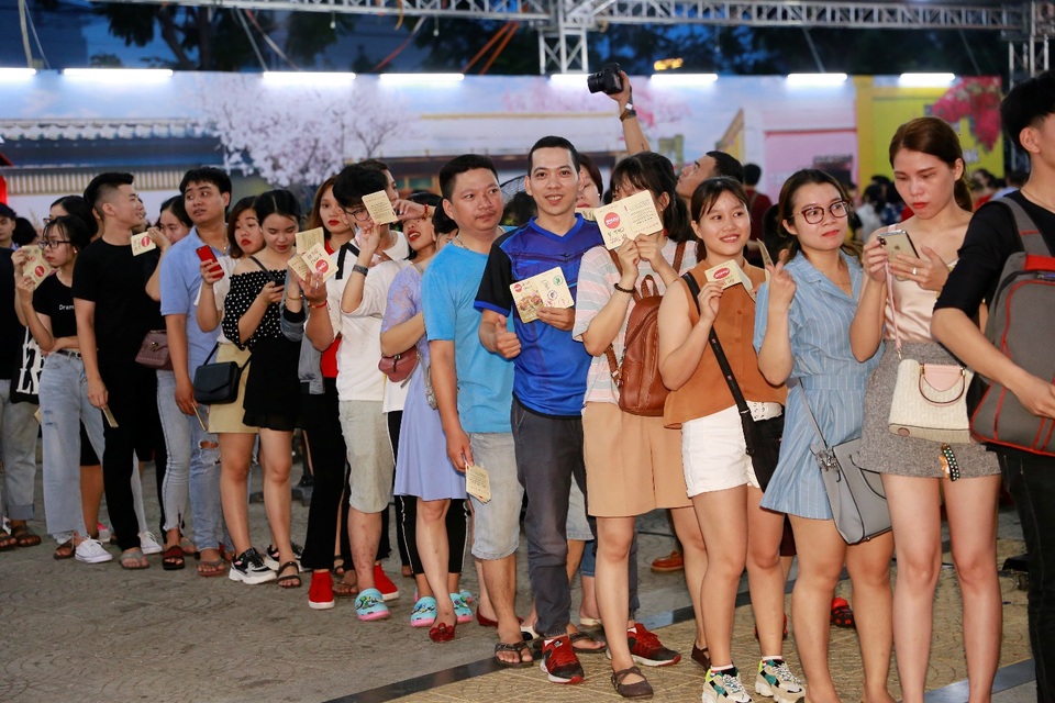 Lễ hội Ẩm thực Coca-Cola thu hút giới trẻ tại Vinh - 11 Lễ hội Ẩm thực Coca-Cola thu hút giới trẻ tại Vinh - 11