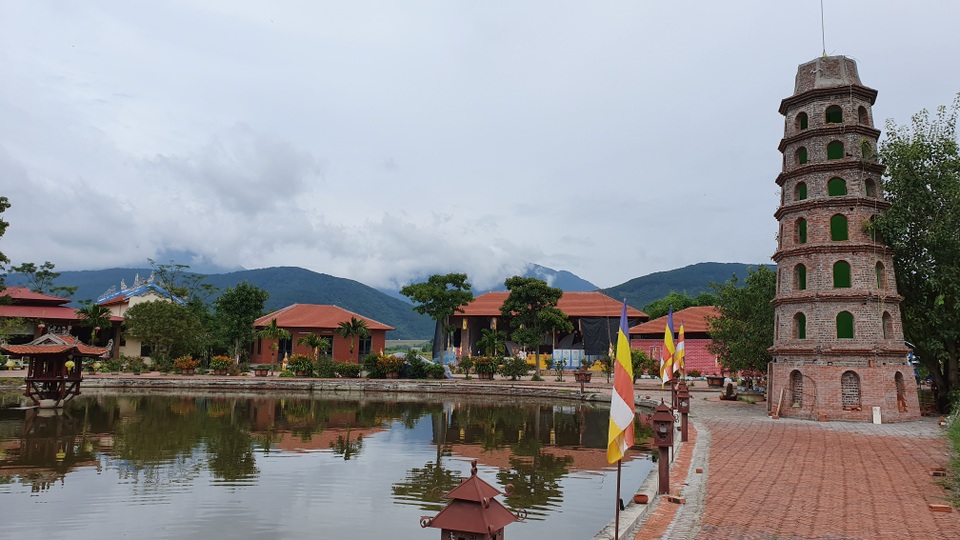 Cận cảnh trang trại trăm tỷ của sư thầy bị tố gạ tình nữ phóng viên - 3 Cận cảnh trang trại trăm tỷ của sư thầy bị tố gạ tình nữ phóng viên - 3