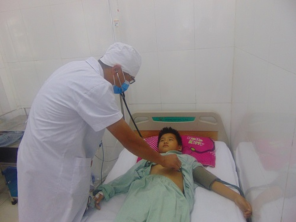 Cả nhà nhập viện cấp cứu vì dùng sâu ban miêu chữa dị ứng - 1 Cả nhà nhập viện cấp cứu vì dùng sâu ban miêu chữa dị ứng - 1