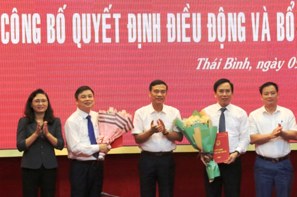 Thái Bình điều động 2 Chủ tịch huyện giữ chức Giám đốc Sở Nội vụ và Phó Trưởng BQL khu Kinh tế - 1 Thái Bình điều động 2 Chủ tịch huyện giữ chức Giám đốc Sở Nội vụ và Phó Trưởng BQL khu Kinh tế - 1