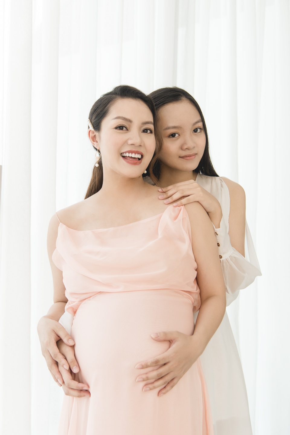 Ca sĩ Ngọc Anh làm điều bất ngờ vào đúng ngày đầy tháng con gái - 2 Ca sĩ Ngọc Anh làm điều bất ngờ vào đúng ngày đầy tháng con gái - 2
