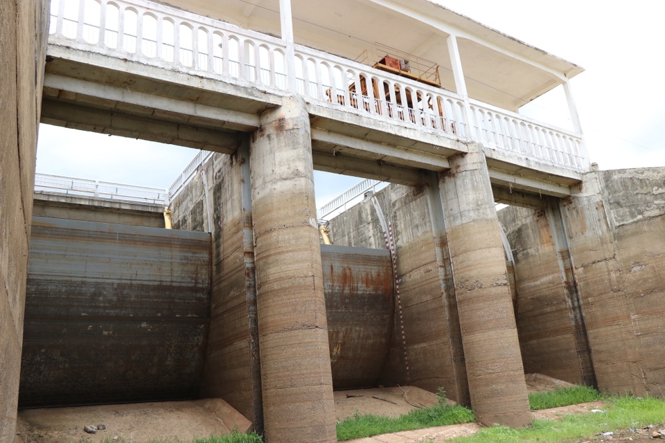 Điều tra việc chi trả hàng tỷ đồng để đền bù đất cho “người lạ” - 1