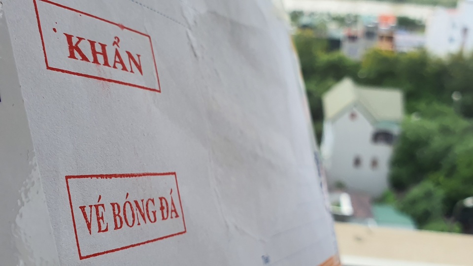 Dân phe “khóc ròng” vì lỗ gần 30 triệu đồng, vé sau hai tuần mất gần nửa giá - 2 Dân phe “khóc ròng” vì lỗ gần 30 triệu đồng, vé sau hai tuần mất gần nửa giá - 2