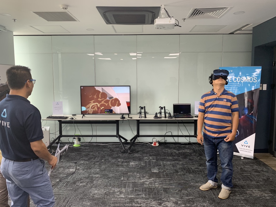 HTC Vive ra mắt thiết bị thực thế ảo Vive Cosmos với giá 25 triệu đồng - 5