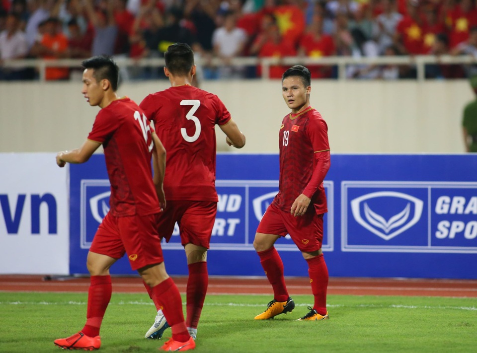 Việt Nam 1-0 Malaysia: Quang Hải ghi bàn đẳng cấp - 11 Việt Nam 1-0 Malaysia: Quang Hải ghi bàn đẳng cấp - 11