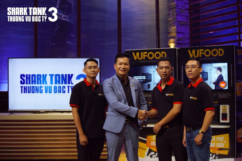 “Làm khó” các shark, start-up máy pha chế tự động vẫn gọi vốn thành công hơn 8 tỷ - 1 “Làm khó” các shark, start-up máy pha chế tự động vẫn gọi vốn thành công hơn 8 tỷ - 1