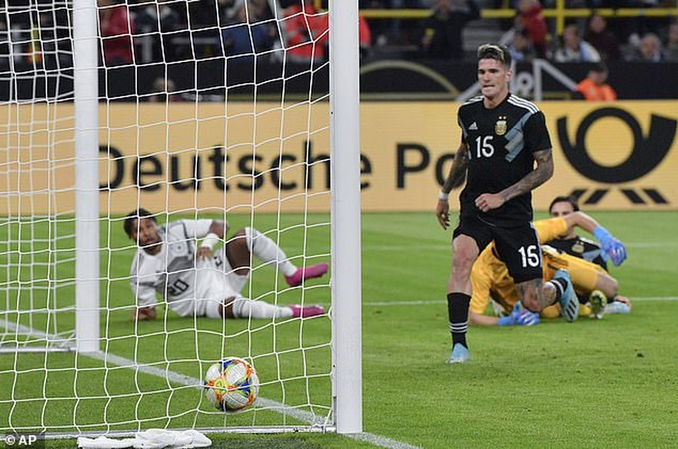 Đức 2-2 Argentina: Trận hòa kịch tính - 2 Đức 2-2 Argentina: Trận hòa kịch tính - 2