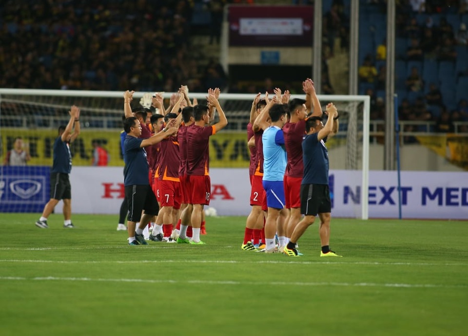 Việt Nam 1-0 Malaysia: Quang Hải ghi bàn đẳng cấp - 28 Việt Nam 1-0 Malaysia: Quang Hải ghi bàn đẳng cấp - 28