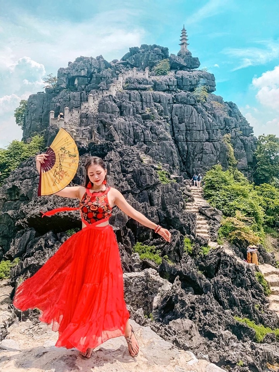 Hang Múa: Điểm “check-in” trên “lưng chừng trời” đẹp không tưởng ở Ninh Bình! - 16 Hang Múa: Điểm “check-in” trên “lưng chừng trời” đẹp không tưởng ở Ninh Bình! - 16