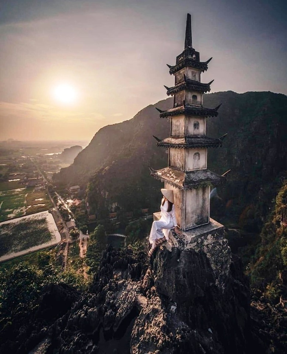 Hang Múa: Điểm “check-in” trên “lưng chừng trời” đẹp không tưởng ở Ninh Bình! - 10 Hang Múa: Điểm “check-in” trên “lưng chừng trời” đẹp không tưởng ở Ninh Bình! - 10