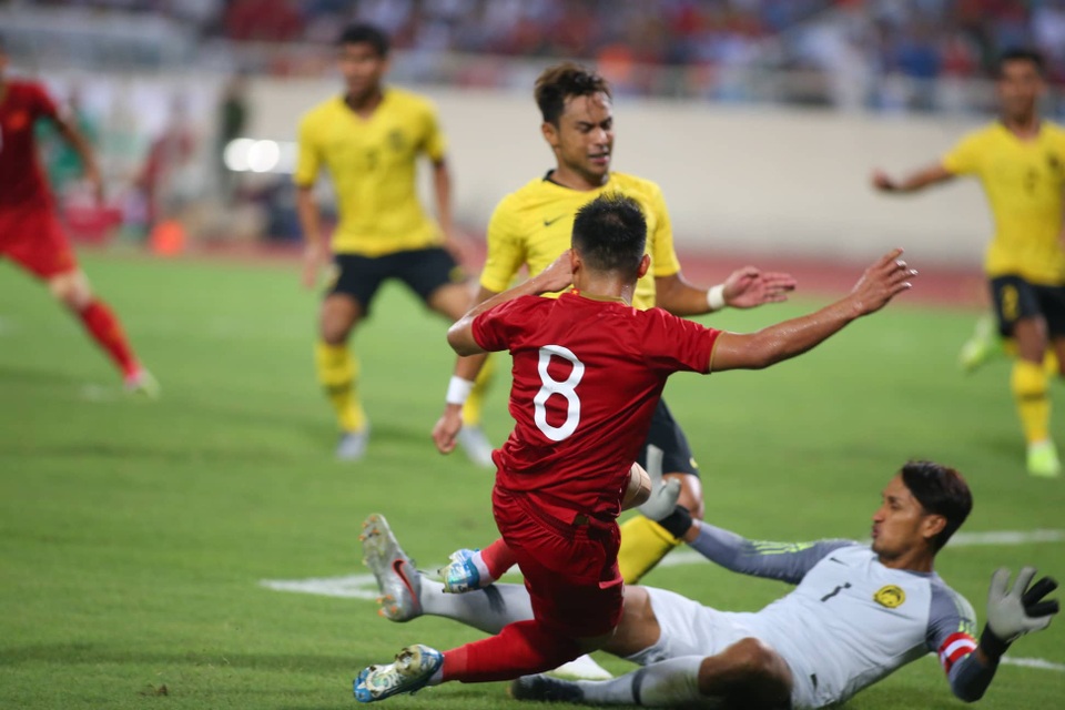 Việt Nam 1-0 Malaysia: Quang Hải ghi bàn đẳng cấp - 5 Việt Nam 1-0 Malaysia: Quang Hải ghi bàn đẳng cấp - 5