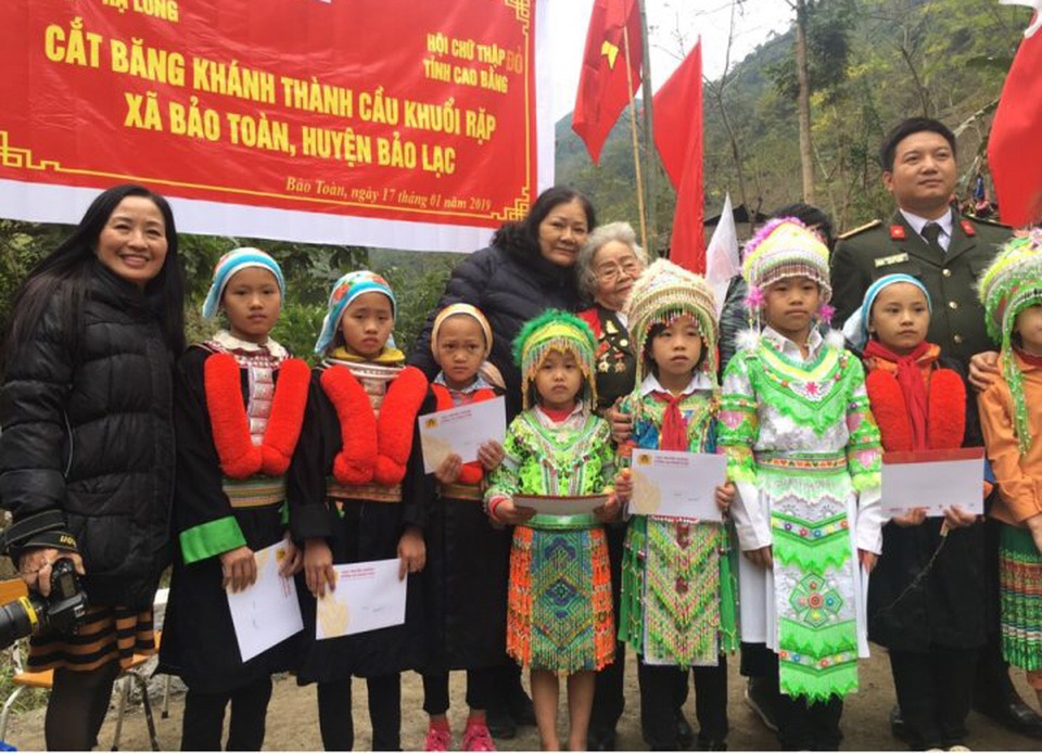 Cụ bà bán 2 căn biệt thự lấy hàng trăm cây vàng làm từ thiện - 2