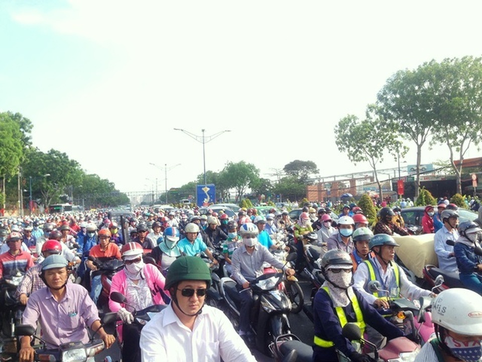 10 năm TPHCM tăng thêm gần 2 triệu dân - 1 10 năm TPHCM tăng thêm gần 2 triệu dân - 1
