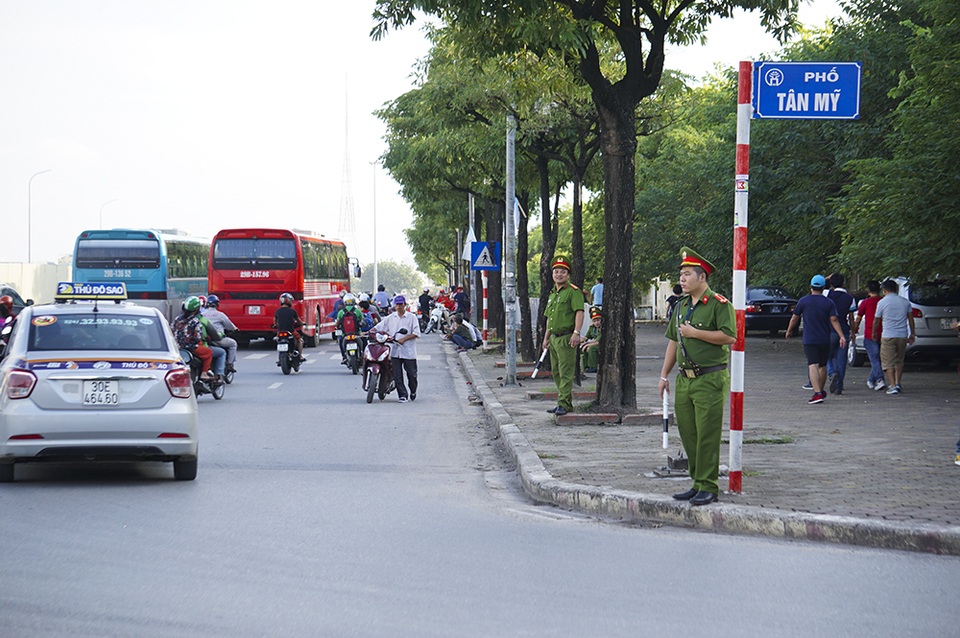 An ninh thắt chặt bảo vệ trận đấu Việt Nam và Malaysia - 6 An ninh thắt chặt bảo vệ trận đấu Việt Nam và Malaysia - 6