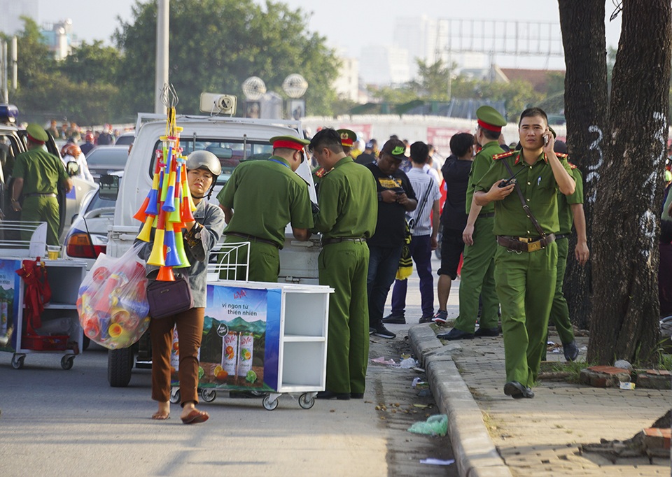 An ninh thắt chặt bảo vệ trận đấu Việt Nam và Malaysia - 3 An ninh thắt chặt bảo vệ trận đấu Việt Nam và Malaysia - 3