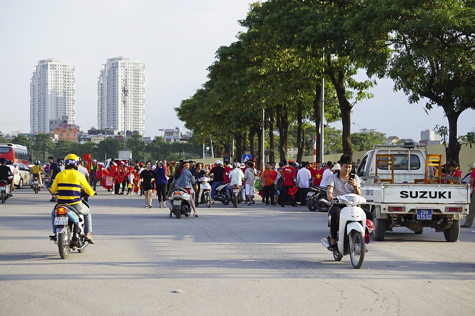 An ninh thắt chặt bảo vệ trận đấu Việt Nam và Malaysia - 11 An ninh thắt chặt bảo vệ trận đấu Việt Nam và Malaysia - 11