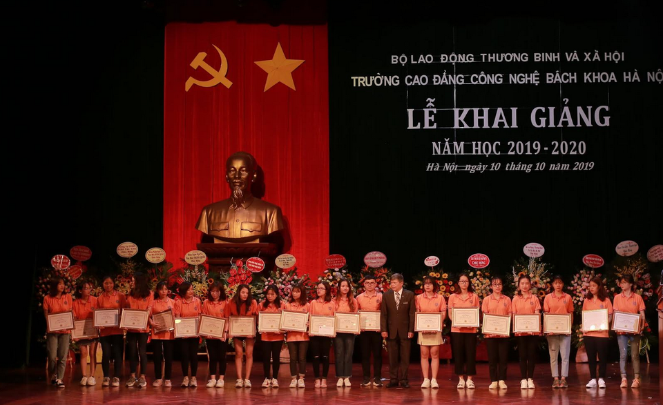 Nhiều doanh nghiệp cam kết hỗ trợ, tuyển dụng sinh viên sau khi ra trường - 2