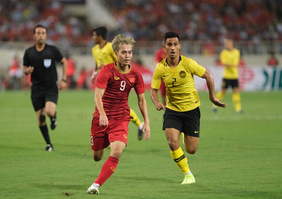 Việt Nam 1-0 Malaysia: Quang Hải ghi bàn đẳng cấp - 4 Việt Nam 1-0 Malaysia: Quang Hải ghi bàn đẳng cấp - 4