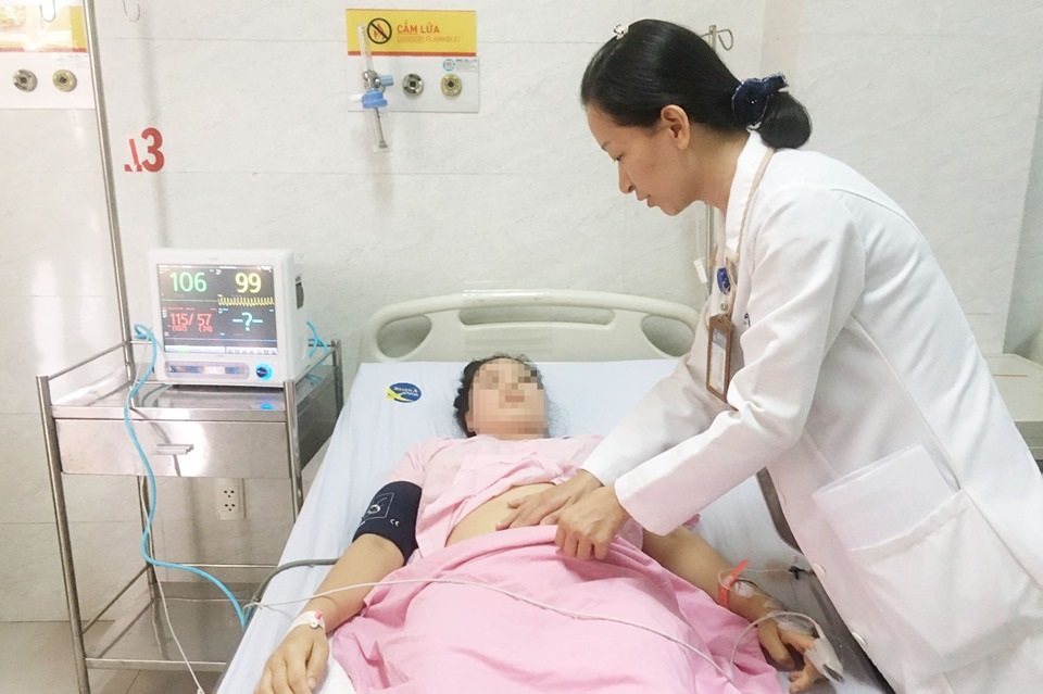 Vỡ thai ngoài tử cung, bệnh nhân mất 2 lít máu suýt chết - 1 Vỡ thai ngoài tử cung, bệnh nhân mất 2 lít máu suýt chết - 1