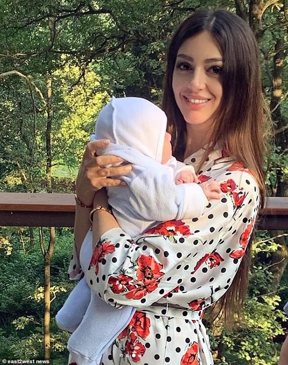 Người đẹp Nga bị cáo buộc nhận tiền để “bán đứng” cựu vương Malaysia - 3 Người đẹp Nga bị cáo buộc nhận tiền để “bán đứng” cựu vương Malaysia - 3