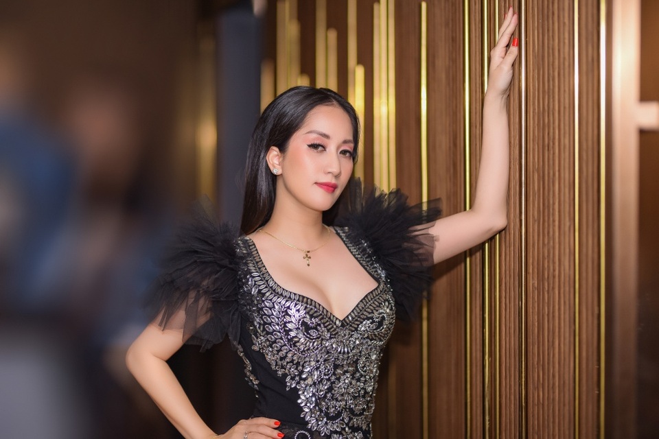 Khánh Thi luôn muốn là “số 1” trong mắt “chồng trẻ” Phan Hiển - 15 Khánh Thi luôn muốn là “số 1” trong mắt “chồng trẻ” Phan Hiển - 15