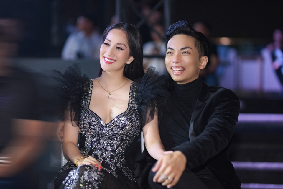 Khánh Thi luôn muốn là “số 1” trong mắt “chồng trẻ” Phan Hiển - 13 Khánh Thi luôn muốn là “số 1” trong mắt “chồng trẻ” Phan Hiển - 13