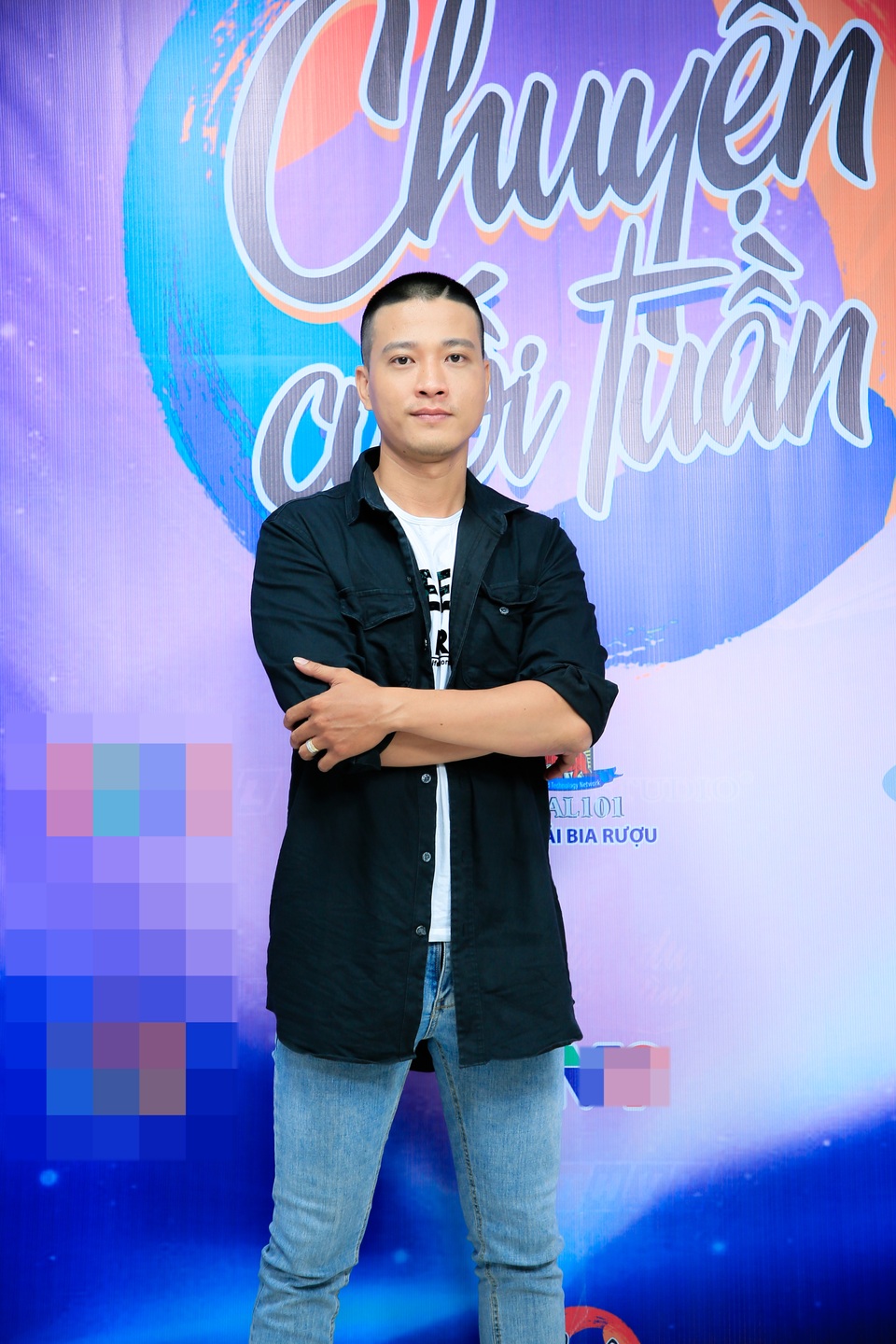 Đạo diễn Lê Hoàng “ngượng chín mặt” khi các vũ công thản nhiên thay đồ trước mặt - 1 Đạo diễn Lê Hoàng “ngượng chín mặt” khi các vũ công thản nhiên thay đồ trước mặt - 1