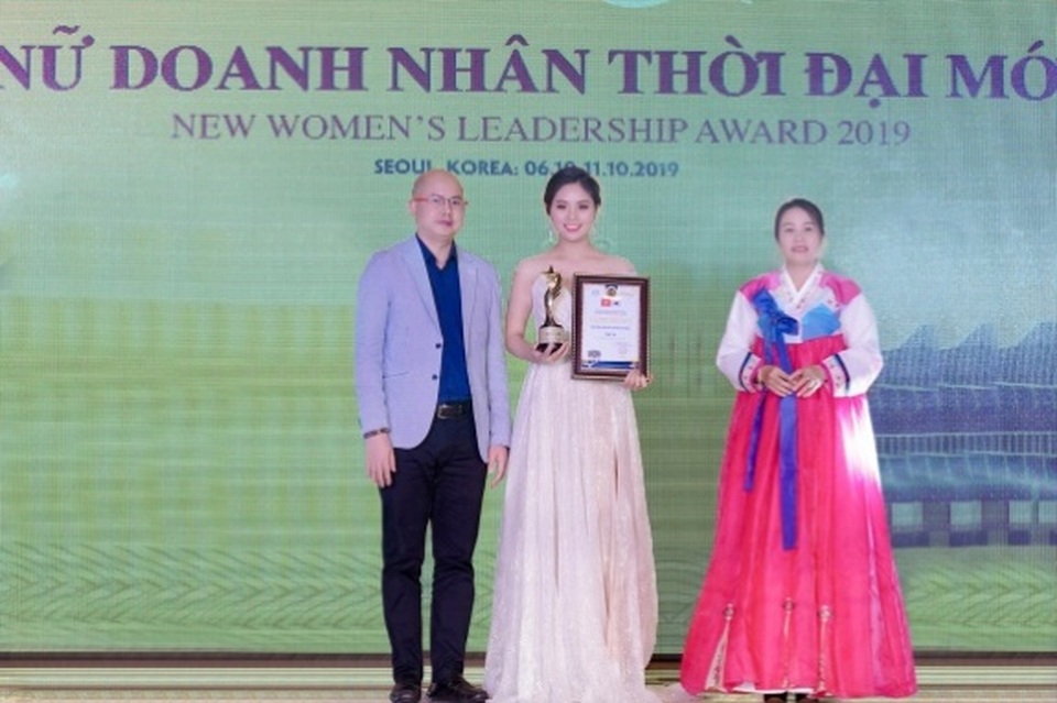 Hoa hậu Nguyễn Thị Thùy được vinh danh tại sự kiện giao lưu văn hóa Việt Hàn - 2 Hoa hậu Nguyễn Thị Thùy được vinh danh tại sự kiện giao lưu văn hóa Việt Hàn - 2