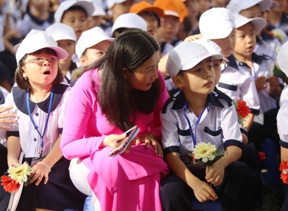 Giáo viên đánh trẻ và câu hỏi “Anh có sao không?” - 2 Giáo viên đánh trẻ và câu hỏi “Anh có sao không?” - 2