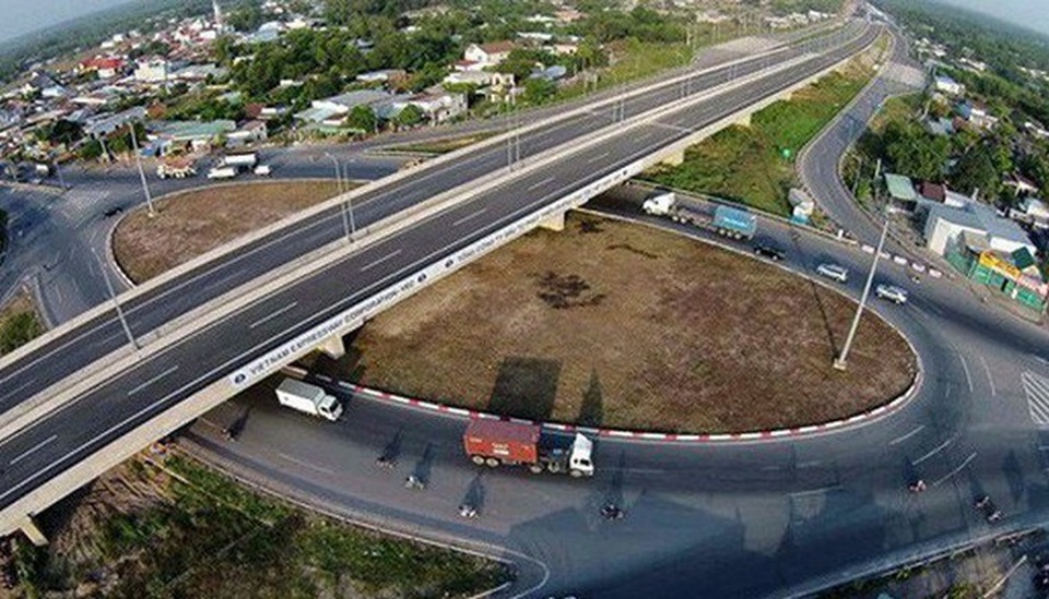 Vừa huy động vốn khủng, “đại gia BOT” CII tính kế vay thêm 500 tỷ đồng - 1 Vừa huy động vốn khủng, “đại gia BOT” CII tính kế vay thêm 500 tỷ đồng - 1