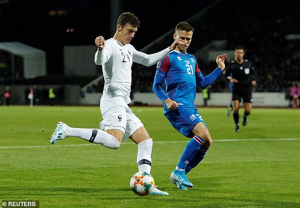 Giroud ghi bàn từ chấm phạt đền giúp Pháp vượt ải Iceland - 2 Giroud ghi bàn từ chấm phạt đền giúp Pháp vượt ải Iceland - 2