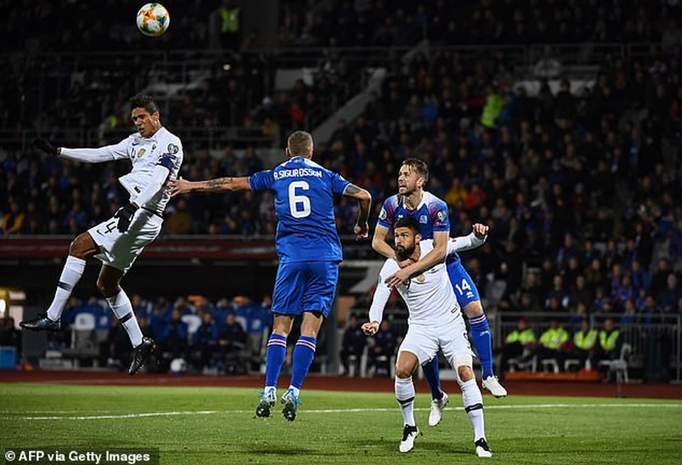 Giroud ghi bàn từ chấm phạt đền giúp Pháp vượt ải Iceland - 3 Giroud ghi bàn từ chấm phạt đền giúp Pháp vượt ải Iceland - 3