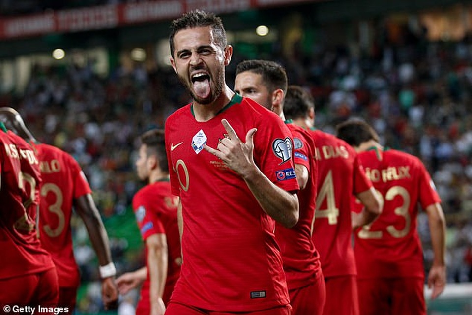 C.Ronaldo ghi bàn thứ 699 trong sự nghiệp, Bồ Đào Nha đại thắng - 4 C.Ronaldo ghi bàn thứ 699 trong sự nghiệp, Bồ Đào Nha đại thắng - 4