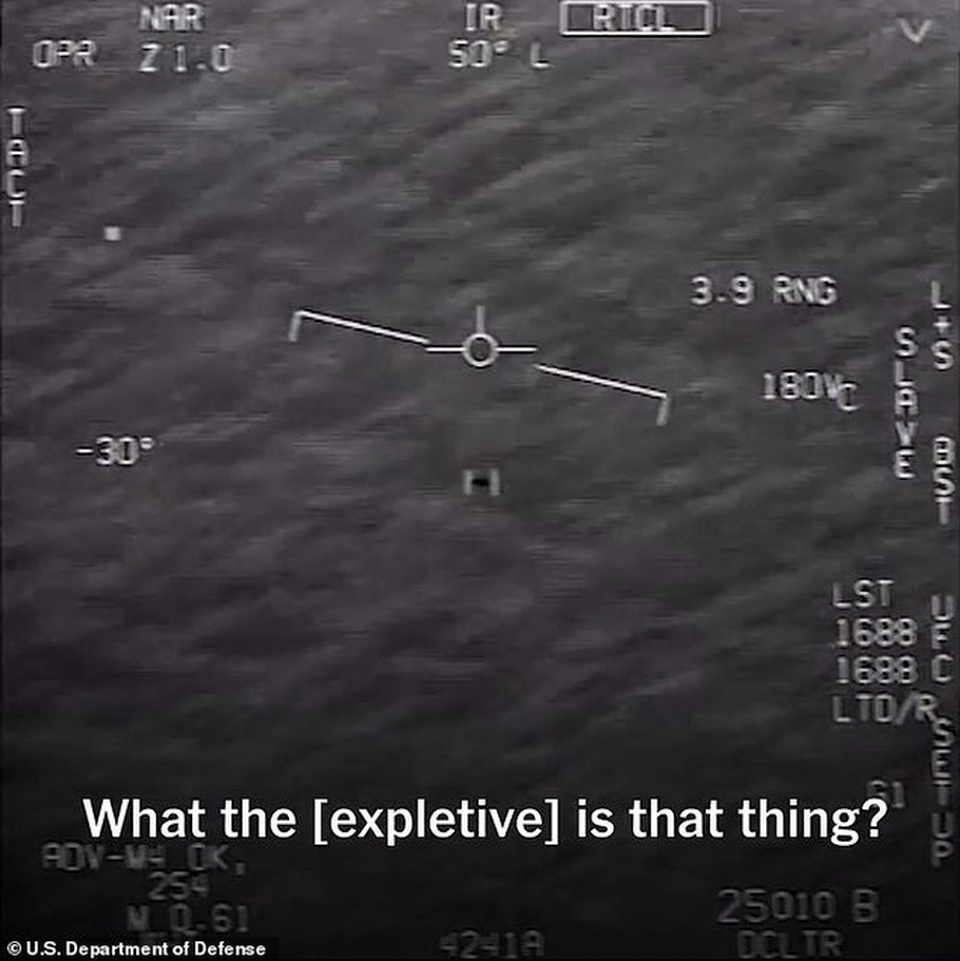 Cựu phi công Hải quân Mỹ tiết lộ về UFO trồi lên từ dưới biển - 2 Cựu phi công Hải quân Mỹ tiết lộ về UFO trồi lên từ dưới biển - 2