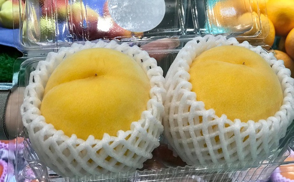 Dân Việt sành ăn: Từ đào Nhật, kem Đài cho đến bào ngư Úc, tiền triệu vẫn cháy hàng - 2 Dân Việt sành ăn: Từ đào Nhật, kem Đài cho đến bào ngư Úc, tiền triệu vẫn cháy hàng - 2