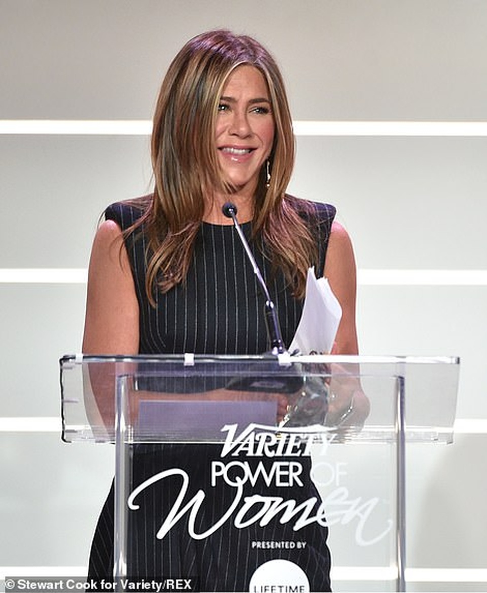 Jennifer Aniston xinh đẹp đáng ngưỡng mộ ở tuổi 50 - 22 Jennifer Aniston xinh đẹp đáng ngưỡng mộ ở tuổi 50 - 22