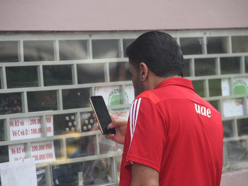 Thành viên đội U22 UAE ngạc nhiên với tình trạng phe vé - 12 Thành viên đội U22 UAE ngạc nhiên với tình trạng phe vé - 12