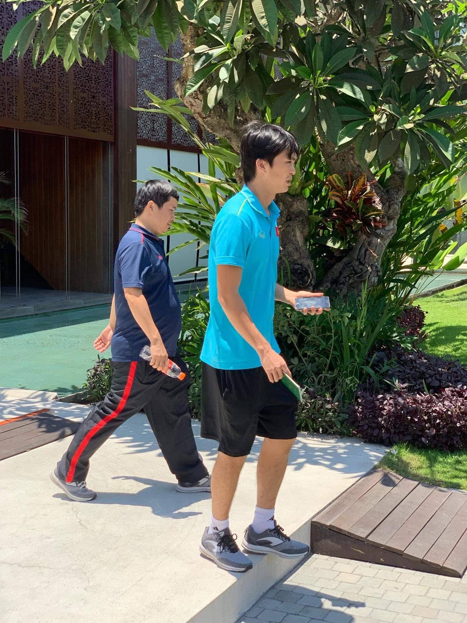 Tuấn Anh đi khám chấn thương ở Bali, HLV Park Hang Seo lo lắng - 1 Tuấn Anh đi khám chấn thương ở Bali, HLV Park Hang Seo lo lắng - 1