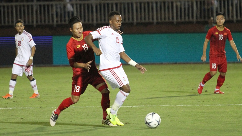 Đức Chinh ghi bàn, U22 Việt Nam cầm hòa U22 UAE - 15 Đức Chinh ghi bàn, U22 Việt Nam cầm hòa U22 UAE - 15