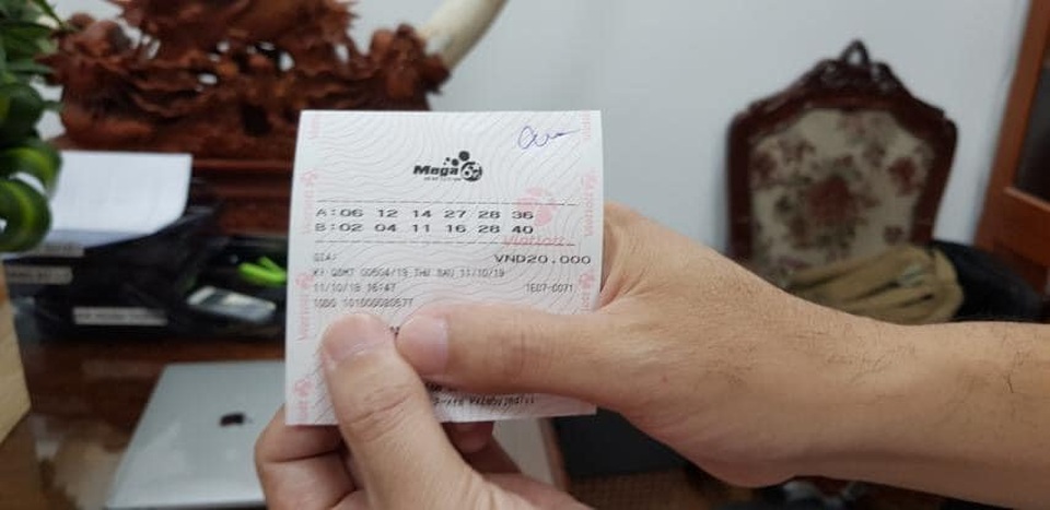 Hiếm hoi: Trúng Jackpot 23 tỷ đồng, người đàn ông xuất hiện không cần mặt nạ - 2 Hiếm hoi: Trúng Jackpot 23 tỷ đồng, người đàn ông xuất hiện không cần mặt nạ - 2