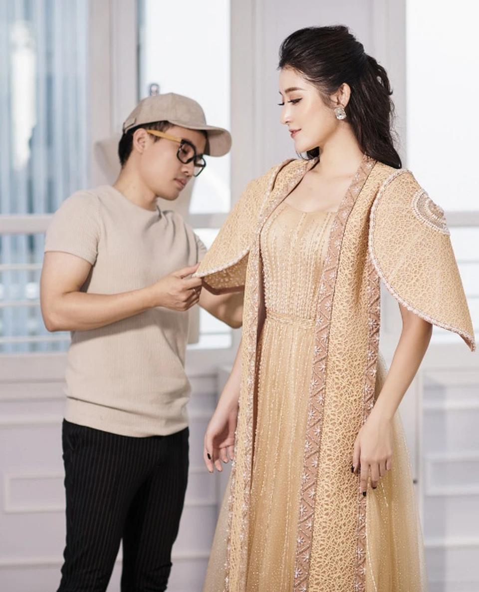 Phương Mai “bế” bụng bầu catwalk cùng Thu Thuỷ, Huyền My, Hồng Quế - 14