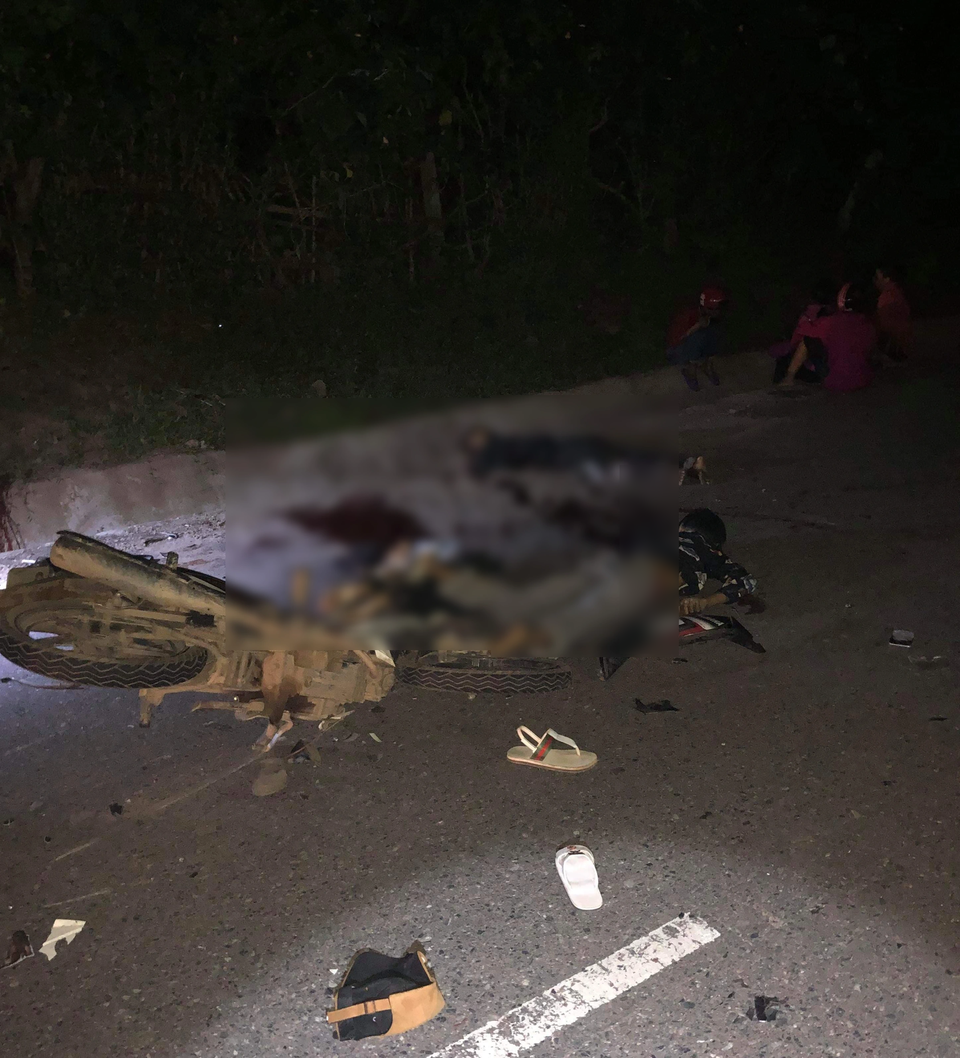 4 thiếu niên chết thảm sau cú va chạm kinh hoàng của 2 xe máy - 1 4 thiếu niên chết thảm sau cú va chạm kinh hoàng của 2 xe máy - 1