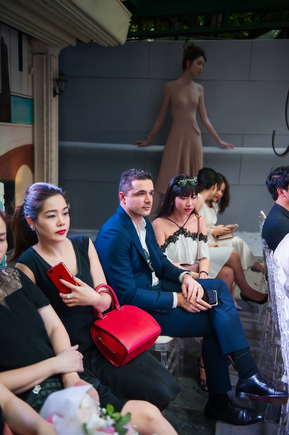 Phương Mai “bế” bụng bầu catwalk cùng Thu Thuỷ, Huyền My, Hồng Quế - 5