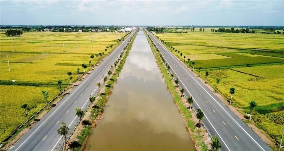 Hải Phòng thông xe tuyến đường đôi 7,7km trị giá gần 1.300 tỷ đồng - 2 Hải Phòng thông xe tuyến đường đôi 7,7km trị giá gần 1.300 tỷ đồng - 2