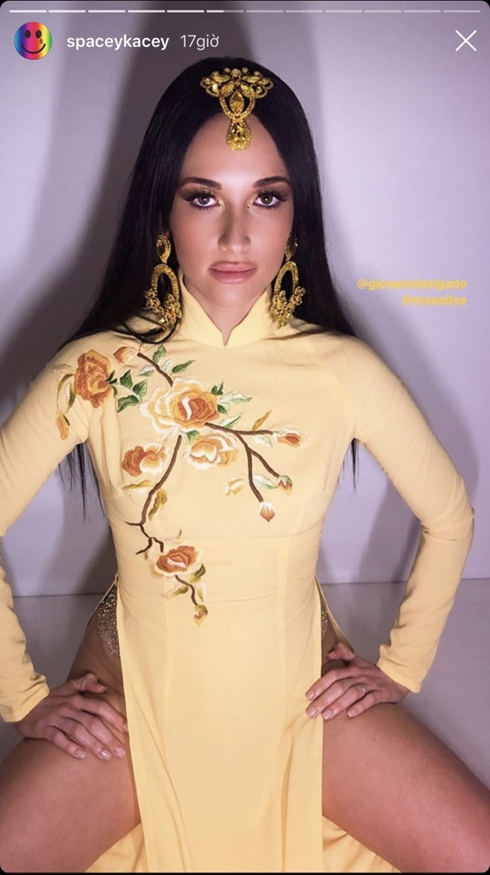 Ngô Thanh Vân, Phạm Hương chỉ trích ca sĩ mặc áo dài “không quần” - 3 Ngô Thanh Vân, Phạm Hương chỉ trích ca sĩ mặc áo dài “không quần” - 3