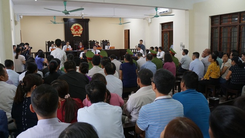 Hôm nay 2 cựu Phó Giám đốc Sở GDĐT hầu tòa vụ gian lận điểm thi ở Hà Giang - 7 Hôm nay 2 cựu Phó Giám đốc Sở GDĐT hầu tòa vụ gian lận điểm thi ở Hà Giang - 7