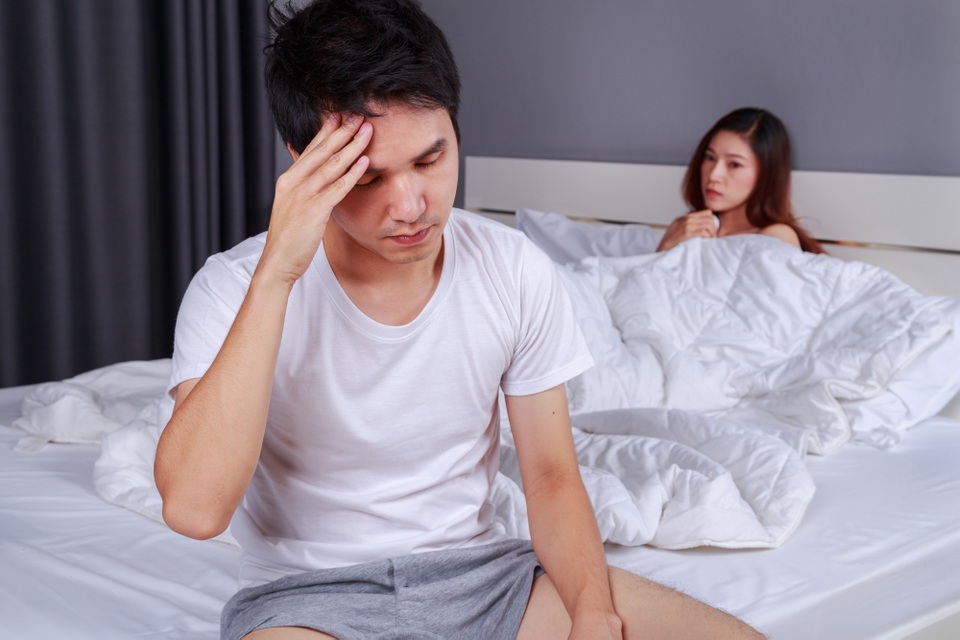Từ đỉnh núi rớt bịch xuống đất khi đọc trộm tâm sự chuyện phòng the của vợ với bạn thân - 2 Từ đỉnh núi rớt bịch xuống đất khi đọc trộm tâm sự chuyện phòng the của vợ với bạn thân - 2