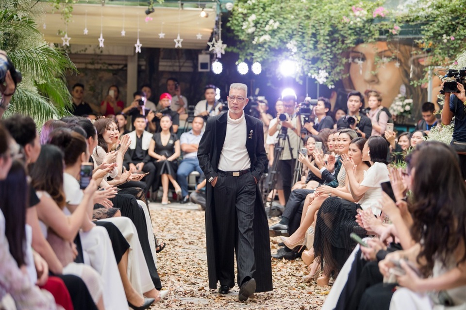 Phương Mai “bế” bụng bầu catwalk cùng Thu Thuỷ, Huyền My, Hồng Quế - 20